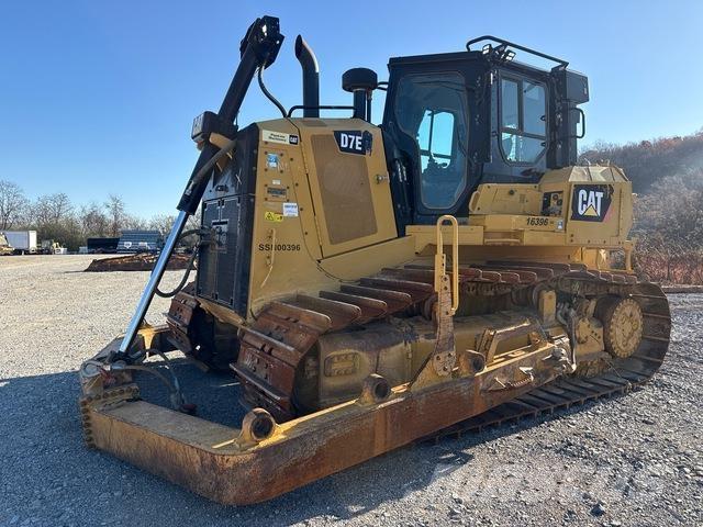 CAT D7E LGP بلدوزرات مجنزرة