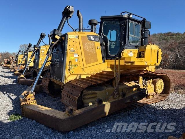 CAT D7E LGP بلدوزرات مجنزرة