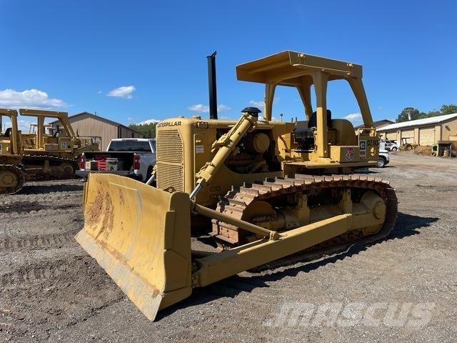 CAT D7G بلدوزرات مجنزرة