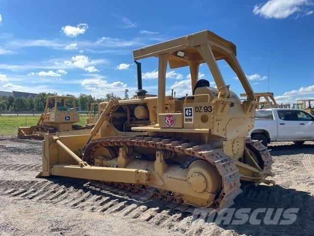 CAT D7G بلدوزرات مجنزرة
