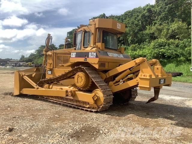 CAT D7H بلدوزرات مجنزرة