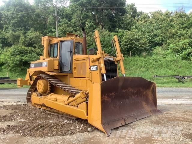 CAT D7H بلدوزرات مجنزرة
