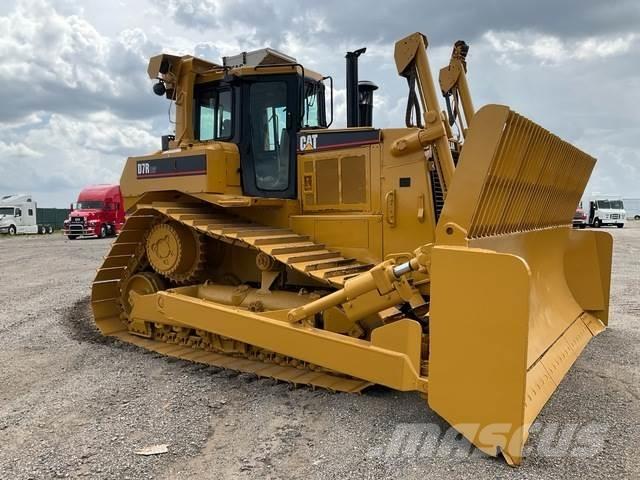 CAT D7R LGP بلدوزرات مجنزرة