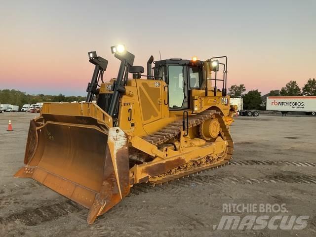 CAT D8 بلدوزرات مجنزرة