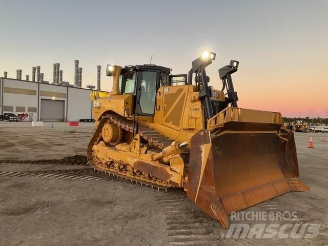 CAT D8 بلدوزرات مجنزرة