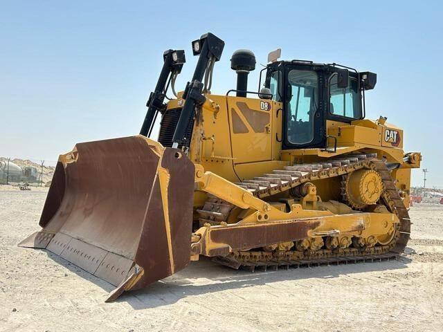 CAT D8 بلدوزرات مجنزرة