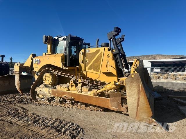 CAT D8 بلدوزرات مجنزرة