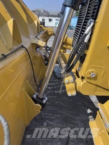 CAT D8GC بلدوزرات مجنزرة