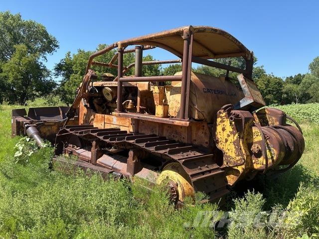 CAT D8H بلدوزرات مجنزرة