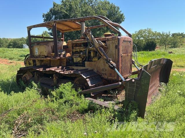 CAT D8H بلدوزرات مجنزرة