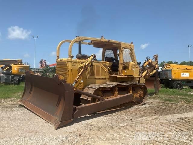 CAT D8K بلدوزرات مجنزرة