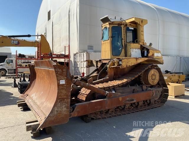 CAT D8L بلدوزرات مجنزرة
