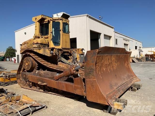 CAT D8L بلدوزرات مجنزرة