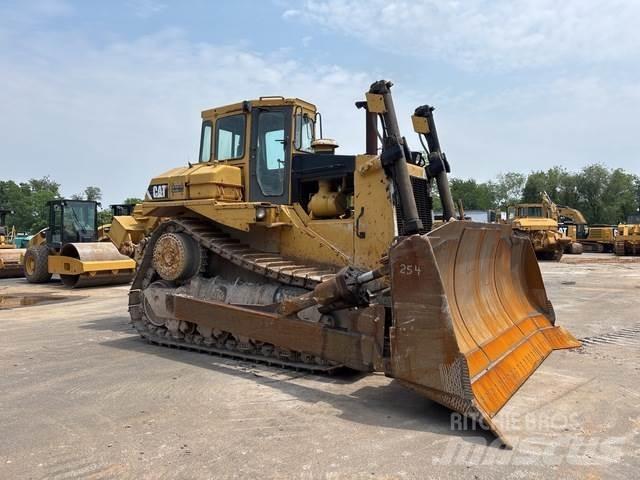 CAT D8L بلدوزرات مجنزرة