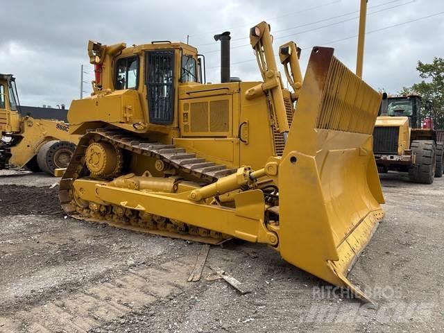 CAT D8N بلدوزرات مجنزرة