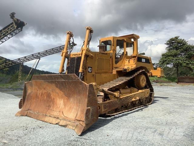 CAT D8N بلدوزرات مجنزرة