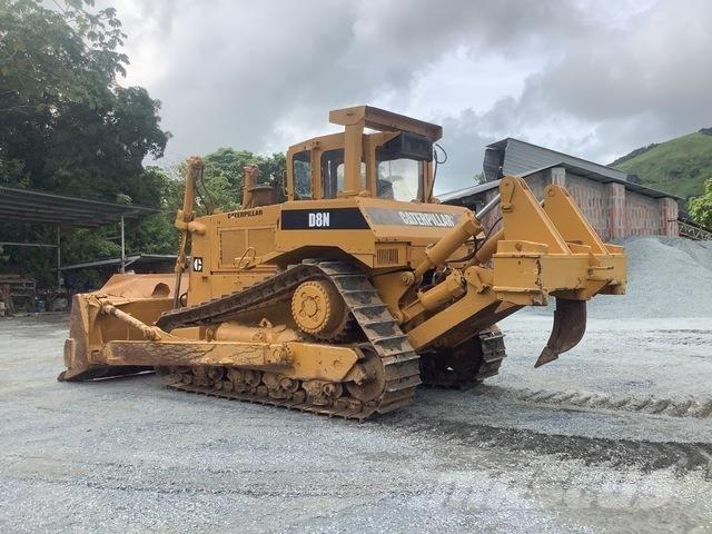 CAT D8N بلدوزرات مجنزرة
