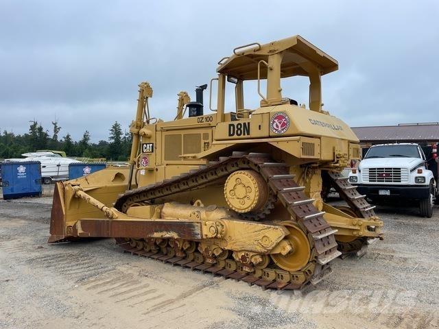 CAT D8N بلدوزرات مجنزرة