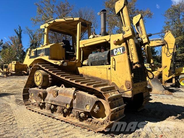 CAT D8N بلدوزرات مجنزرة