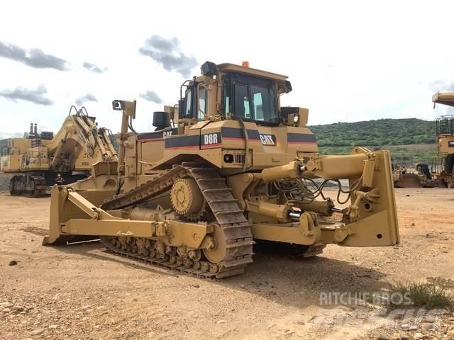 CAT D8R بلدوزرات مجنزرة