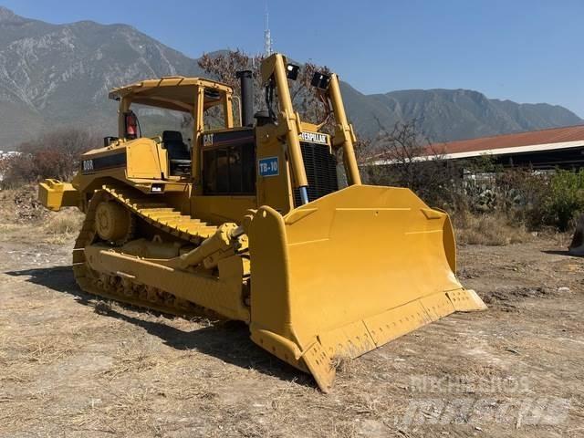 CAT D8R بلدوزرات مجنزرة