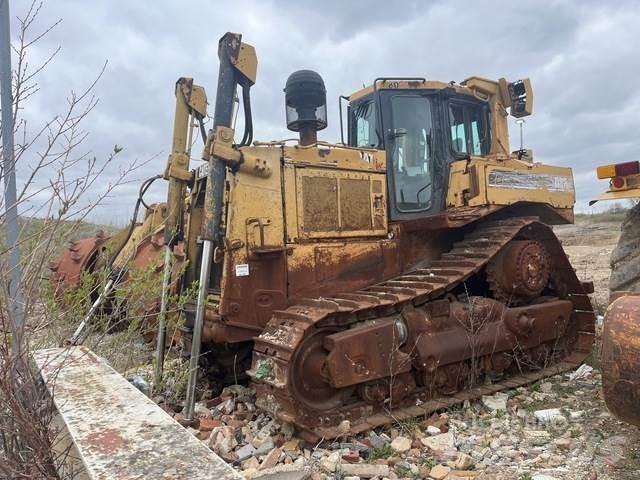 CAT D8R بلدوزرات مجنزرة