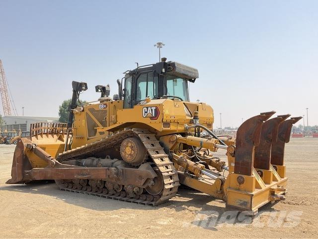 CAT D8R بلدوزرات مجنزرة