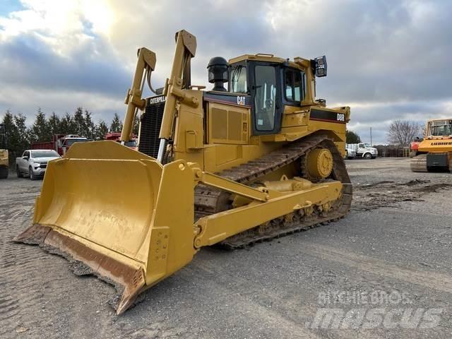 CAT D8R بلدوزرات مجنزرة