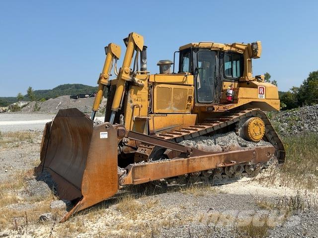 CAT D8R بلدوزرات مجنزرة
