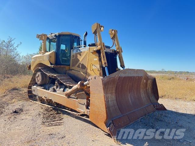 CAT D8T بلدوزرات مجنزرة