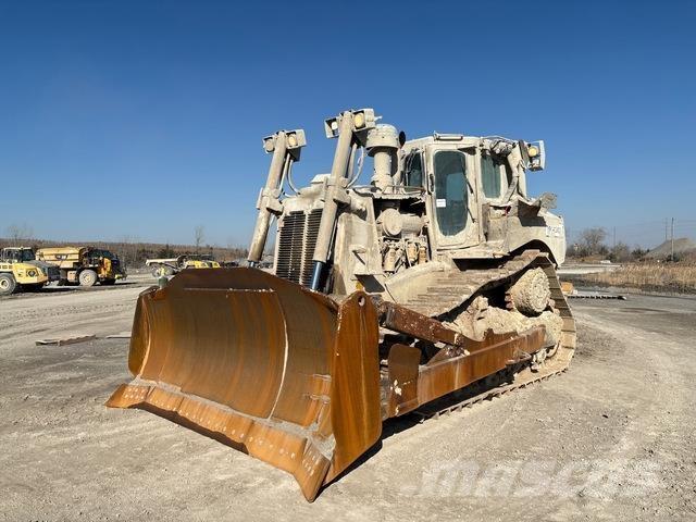 CAT D8T بلدوزرات مجنزرة