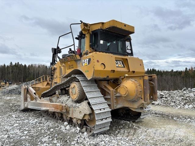 CAT D8T بلدوزرات مجنزرة