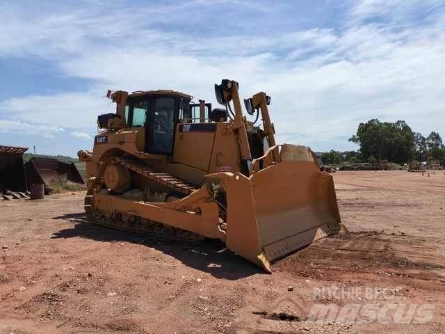 CAT D8T بلدوزرات مجنزرة