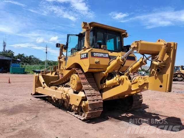 CAT D8T بلدوزرات مجنزرة