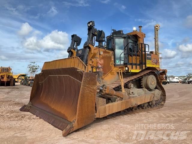 CAT D9 بلدوزرات مجنزرة