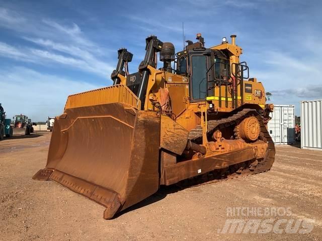 CAT D9 بلدوزرات مجنزرة