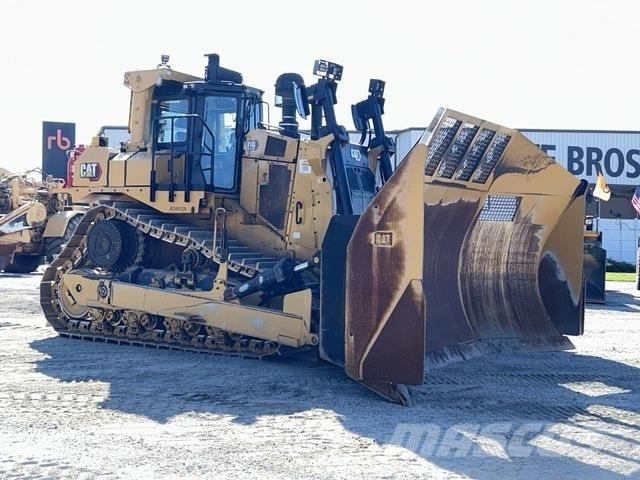 CAT D9 بلدوزرات مجنزرة