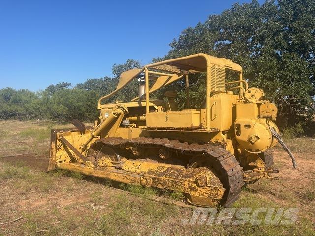 CAT D9G بلدوزرات مجنزرة