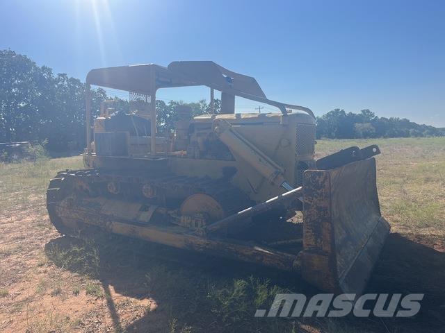 CAT D9G بلدوزرات مجنزرة