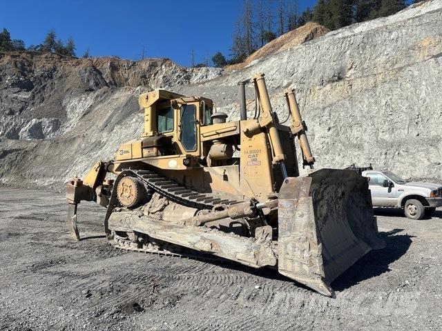 CAT D9L بلدوزرات مجنزرة