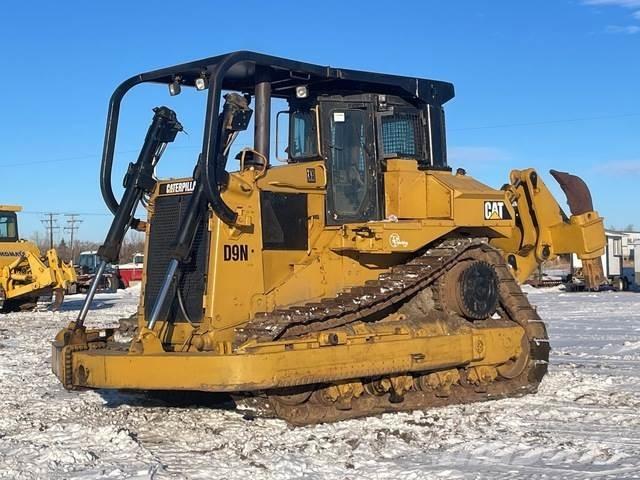 CAT D9N بلدوزرات مجنزرة