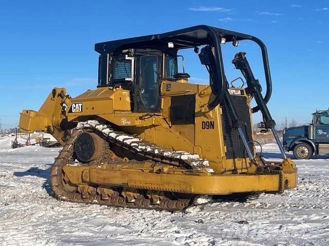 CAT D9N بلدوزرات مجنزرة