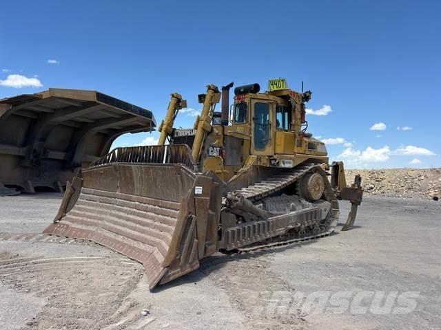 CAT D9N بلدوزرات مجنزرة