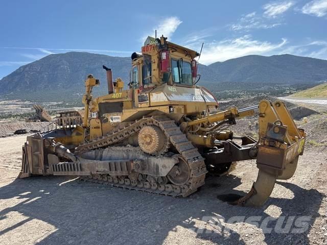 CAT D9N بلدوزرات مجنزرة