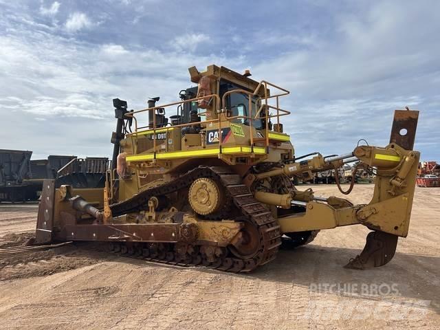 CAT D9T بلدوزرات مجنزرة