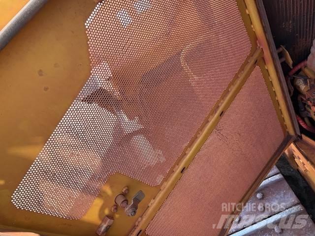 CAT D9T بلدوزرات مجنزرة