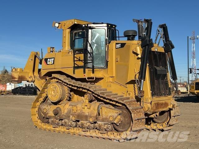CAT D9T بلدوزرات بعجلات