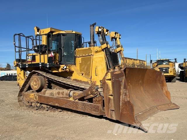 CAT D9T بلدوزرات مجنزرة