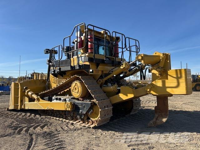 CAT D9T بلدوزرات بعجلات