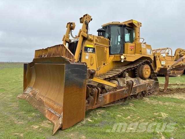 CAT D9T بلدوزرات مجنزرة